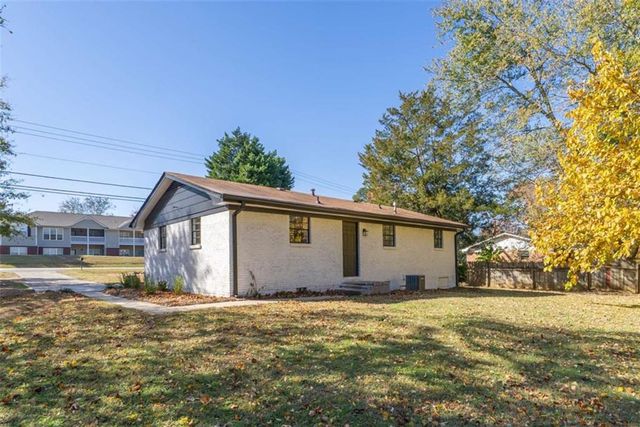 511 Lee Byrd Road, Loganville, GA 30052