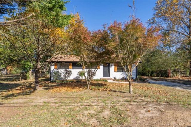 511 Lee Byrd Road, Loganville, GA 30052