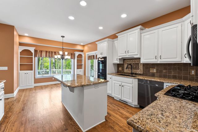 2705 Baywood Trail, Fort Wayne, IN 46845
