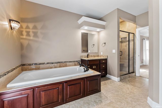 2705 Baywood Trail, Fort Wayne, IN 46845