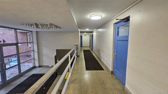 44-69 Kissena Boulevard 4M, Flushing, NY 11355