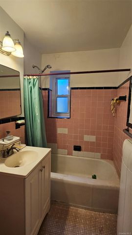 44-69 Kissena Boulevard 4M, Flushing, NY 11355