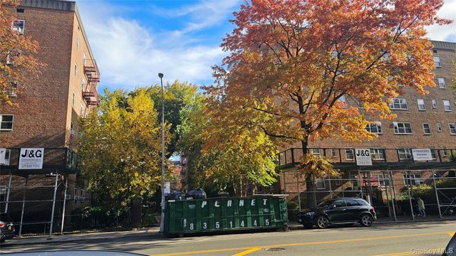 44-69 Kissena Boulevard 4M, Flushing, NY 11355