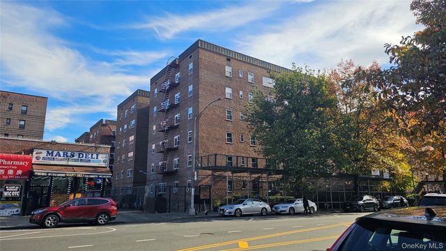 44-69 Kissena Boulevard 4M, Flushing, NY 11355
