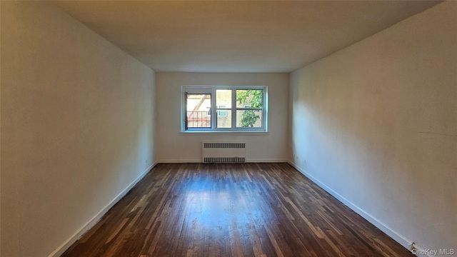 44-69 Kissena Boulevard 4M, Flushing, NY 11355