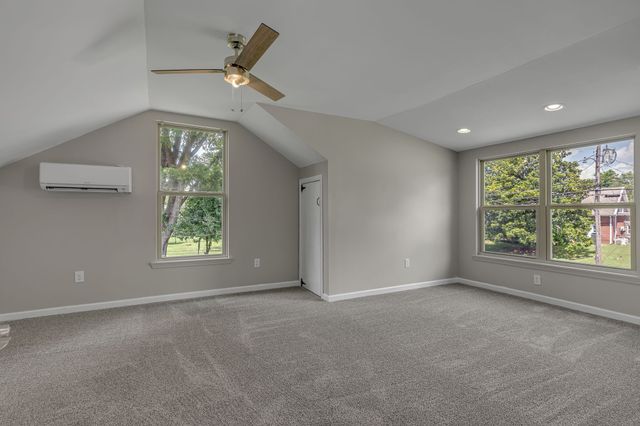 119 Coles Ferry Rd, Gallatin, TN 37066