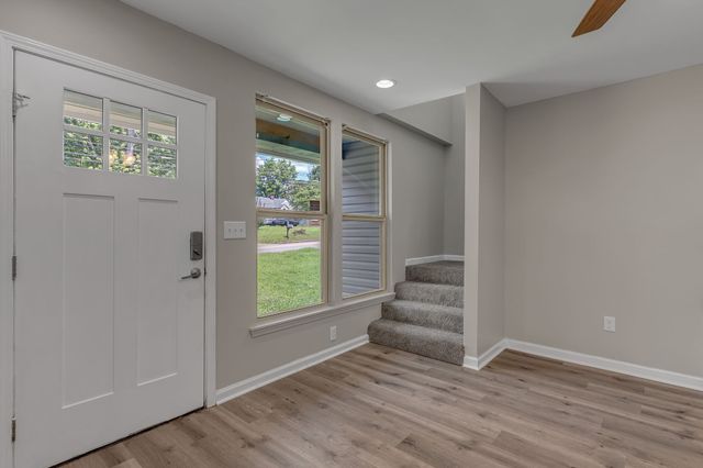 119 Coles Ferry Rd, Gallatin, TN 37066