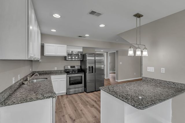 119 Coles Ferry Rd, Gallatin, TN 37066