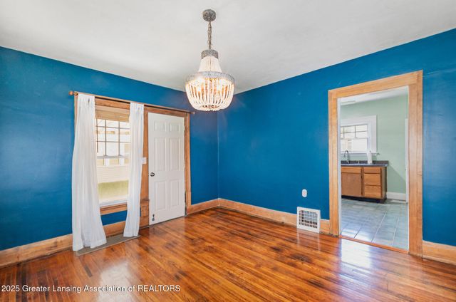 602 S Jenison Avenue, Lansing, MI 48915