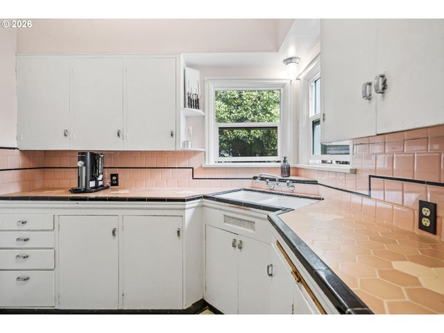 3303 Se 129TH Ave, Portland, OR 97236