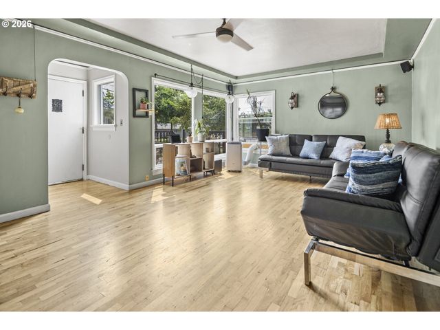 3303 Se 129TH Ave, Portland, OR 97236