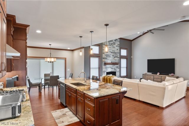 8622 Hunters Ridge Run, Wadsworth, OH 44281