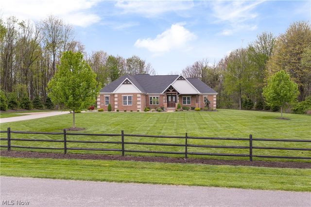 8622 Hunters Ridge Run, Wadsworth, OH 44281