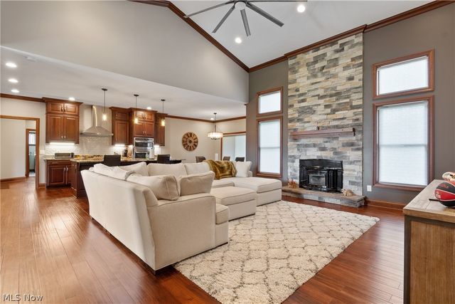 8622 Hunters Ridge Run, Wadsworth, OH 44281