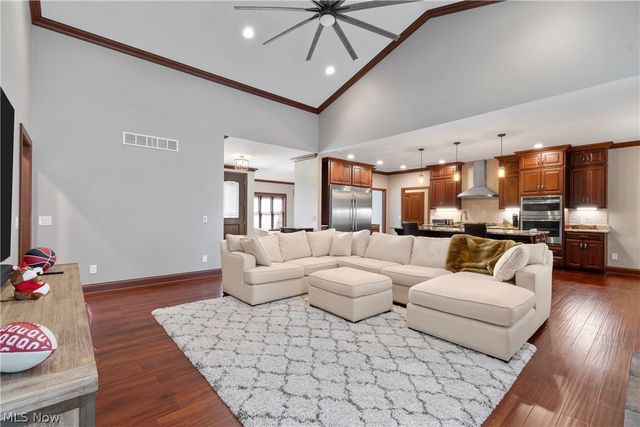 8622 Hunters Ridge Run, Wadsworth, OH 44281