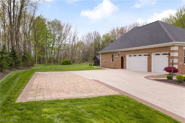 8622 Hunters Ridge Run, Wadsworth, OH 44281