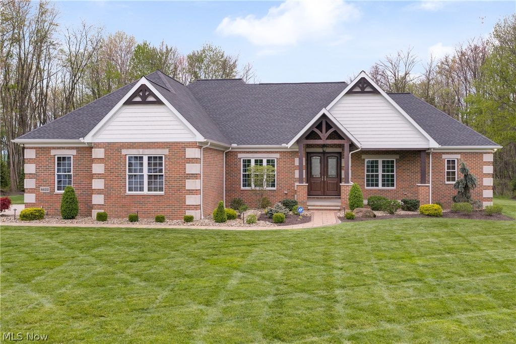 8622 Hunters Ridge Run, Wadsworth, OH 44281