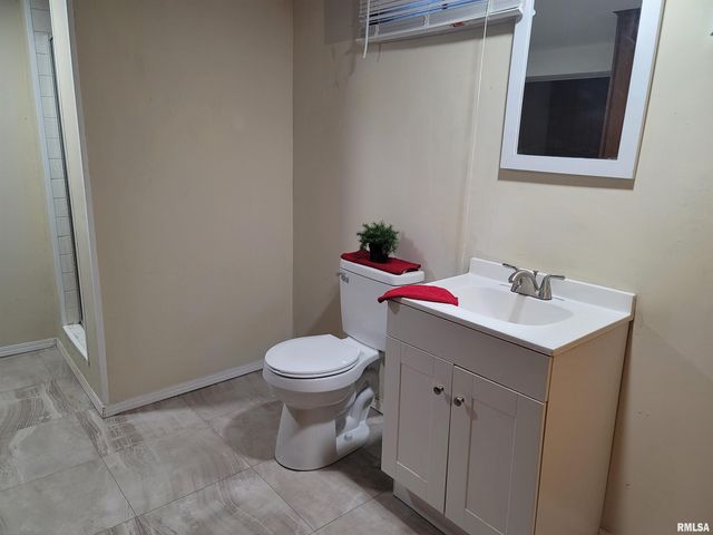 1102 W North Grand Avenue, Springfield, IL 62702