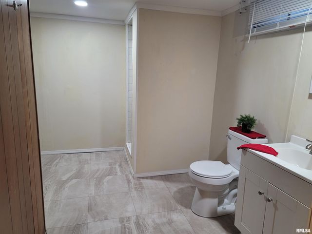 1102 W North Grand Avenue, Springfield, IL 62702