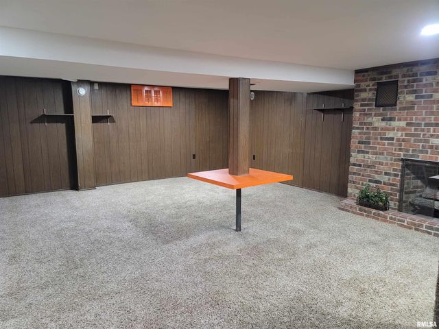 1102 W North Grand Avenue, Springfield, IL 62702