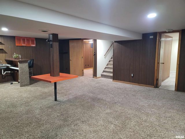 1102 W North Grand Avenue, Springfield, IL 62702