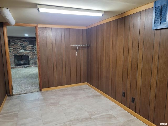 1102 W North Grand Avenue, Springfield, IL 62702