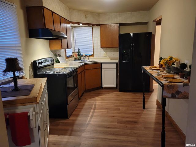 1102 W North Grand Avenue, Springfield, IL 62702