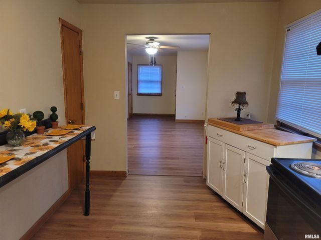 1102 W North Grand Avenue, Springfield, IL 62702