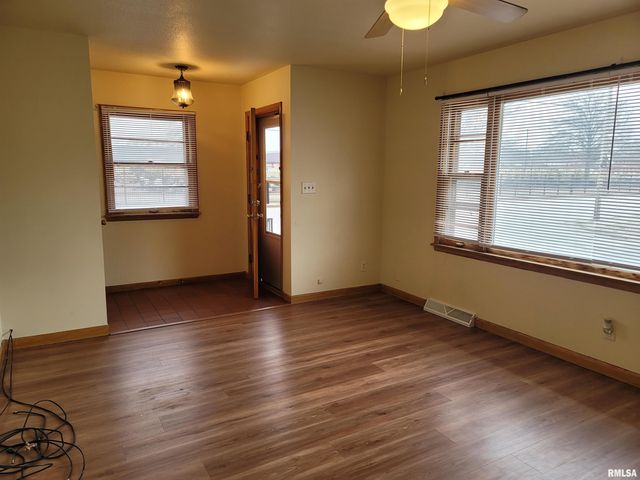 1102 W North Grand Avenue, Springfield, IL 62702