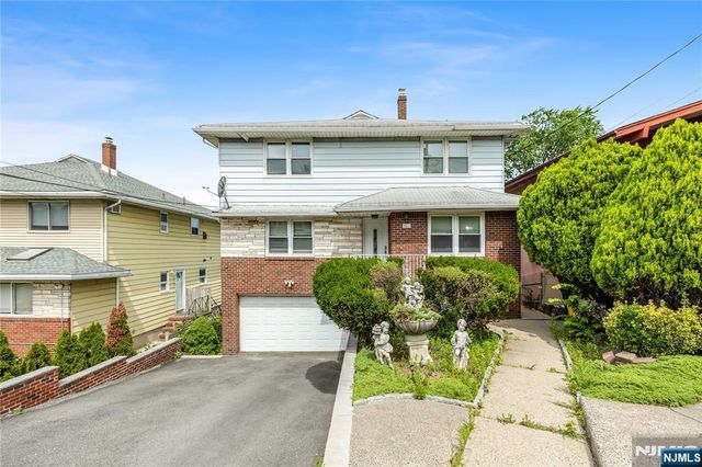 261 10th Street, Palisades Park, NJ 07650