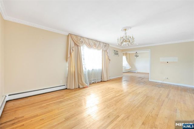 261 10th Street, Palisades Park, NJ 07650
