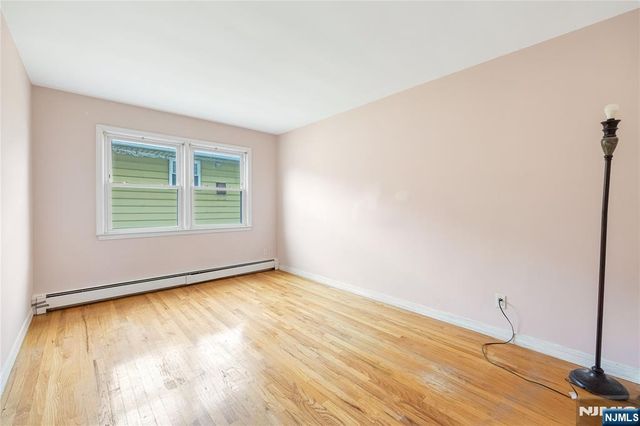 261 10th Street, Palisades Park, NJ 07650
