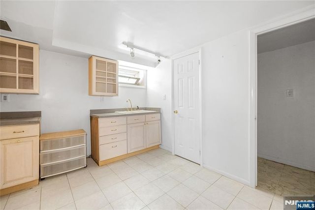 261 10th Street, Palisades Park, NJ 07650