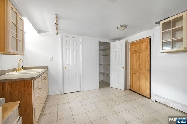 261 10th Street, Palisades Park, NJ 07650