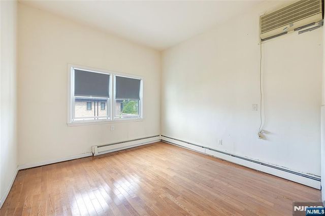 261 10th Street, Palisades Park, NJ 07650