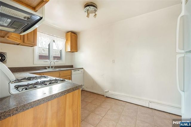 261 10th Street, Palisades Park, NJ 07650