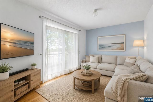 261 10th Street, Palisades Park, NJ 07650