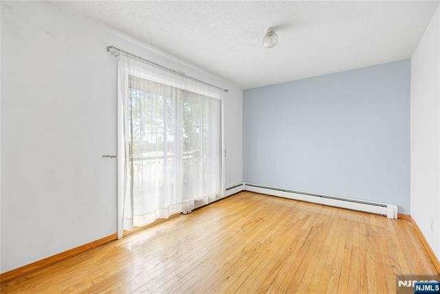 261 10th Street, Palisades Park, NJ 07650