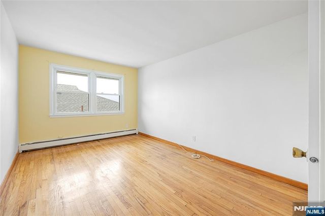 261 10th Street, Palisades Park, NJ 07650
