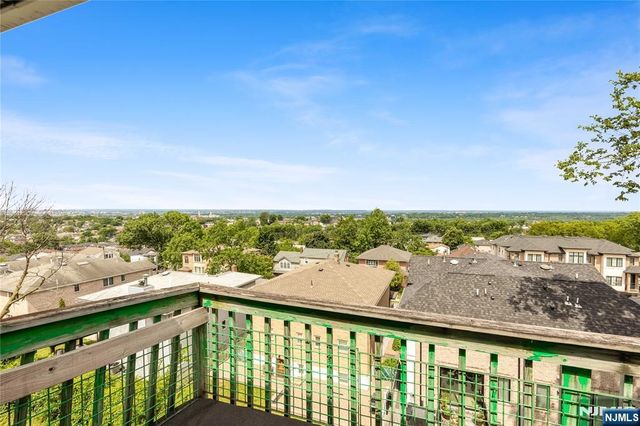261 10th Street, Palisades Park, NJ 07650
