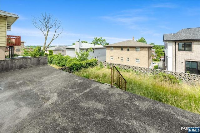261 10th Street, Palisades Park, NJ 07650