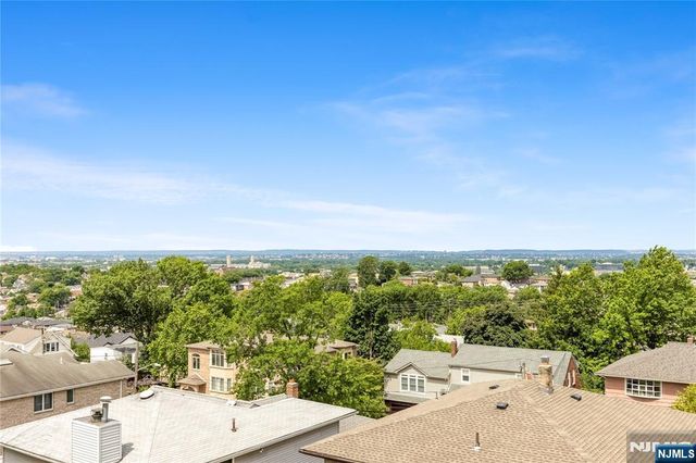 261 10th Street, Palisades Park, NJ 07650