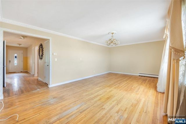 261 10th Street, Palisades Park, NJ 07650