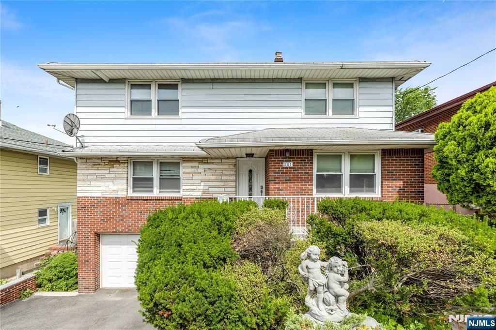 261 10th Street, Palisades Park, NJ 07650