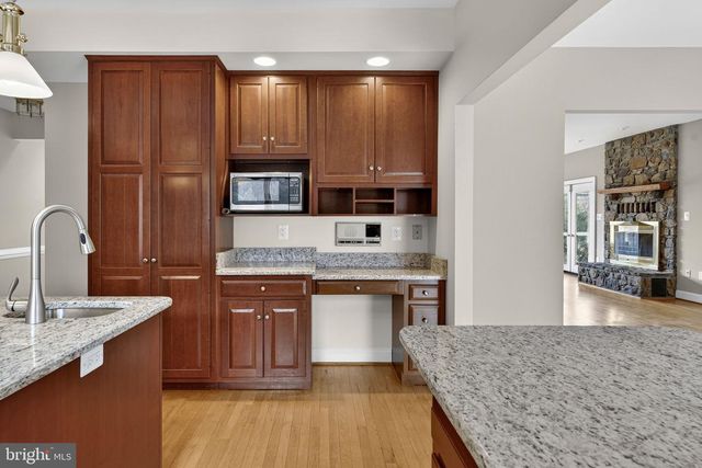 17130 QUAIL CREEK CIR, Hamilton, VA 20158