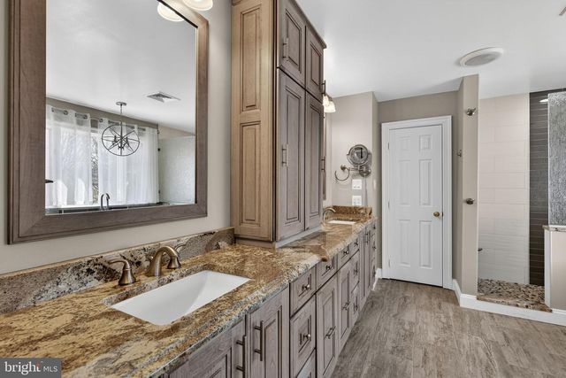 17130 QUAIL CREEK CIR, Hamilton, VA 20158