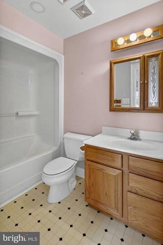 17130 QUAIL CREEK CIR, Hamilton, VA 20158