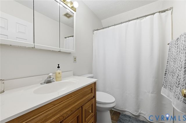 10121 Old Quarter Ln, New Kent, VA 23124