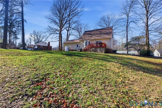 10121 Old Quarter Ln, New Kent, VA 23124