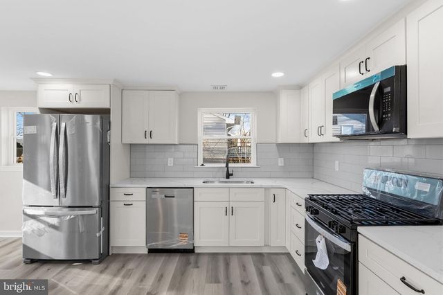 8 DELMAR ST, New Castle, DE 19720